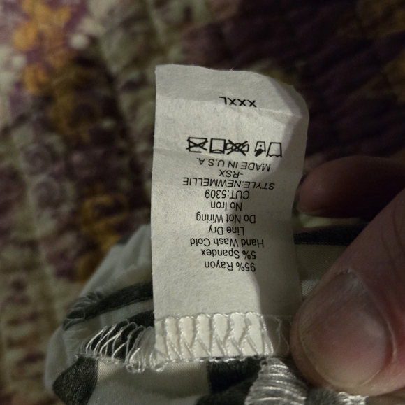 Discount Divas Tunic - Picture 3 of 3